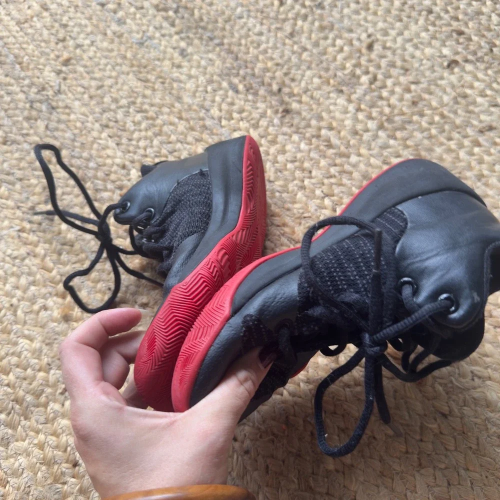 Adidas Mad Bounce 2018 Kids Basketball Shoes Black Red AQ0525 Size 13K